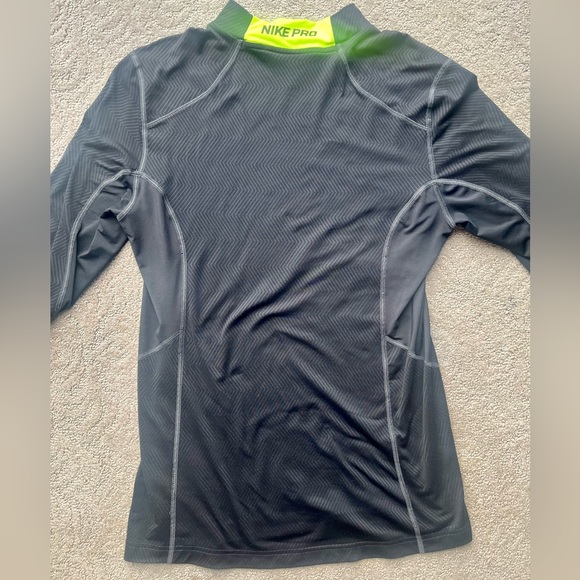 Nike Pro Mockneck long sleeve athletic top. - Picture 5 of 6